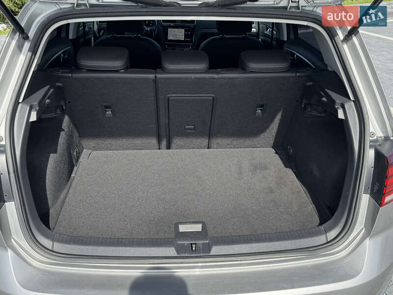 Хетчбек Volkswagen e-Golf 2019 в Самборі