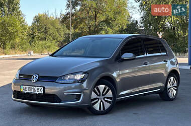 Хетчбек Volkswagen e-Golf 2015 в Дніпрі