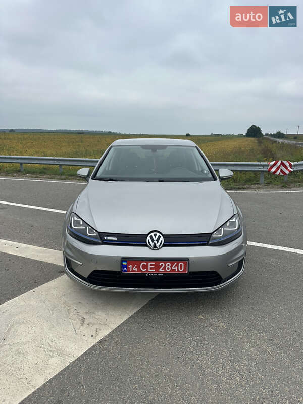 Хетчбек Volkswagen e-Golf 2016 в Городку