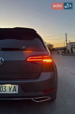 Хэтчбек Volkswagen e-Golf 2019 в 