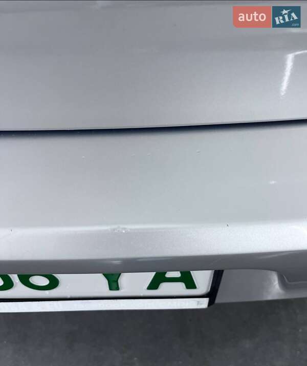 Хэтчбек Volkswagen e-Golf 2015 в Рогатине