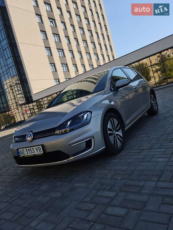 Хэтчбек Volkswagen e-Golf 2015 в Днепре