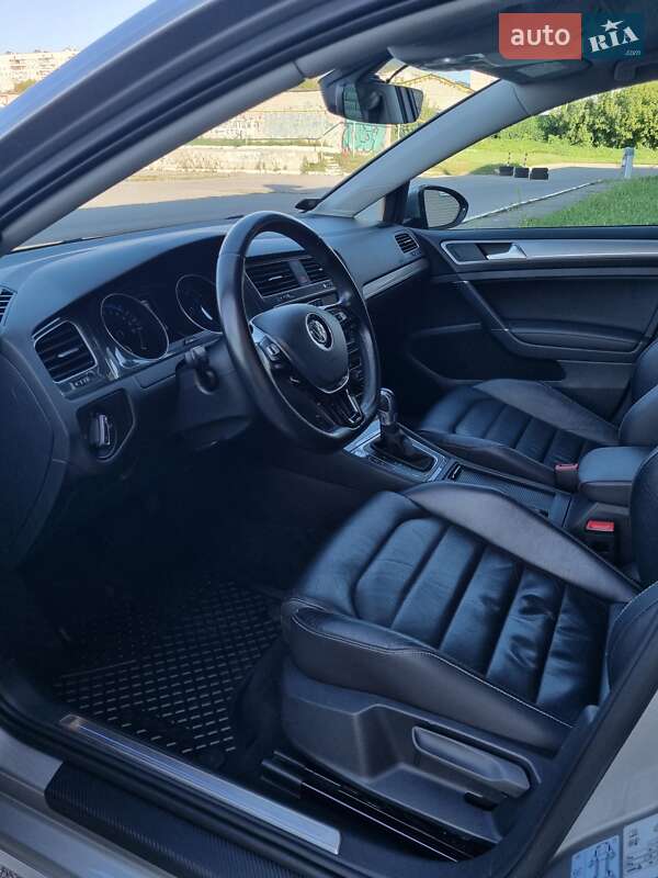 Хетчбек Volkswagen e-Golf 2016 в Харкові