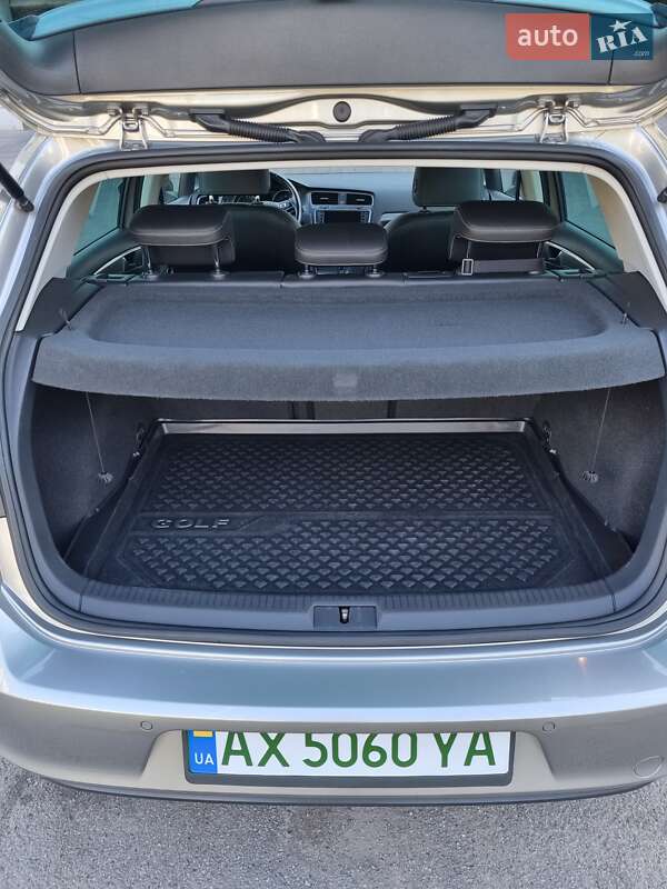 Хетчбек Volkswagen e-Golf 2016 в Харкові