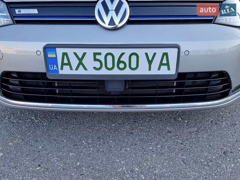 Хетчбек Volkswagen e-Golf 2016 в Харкові