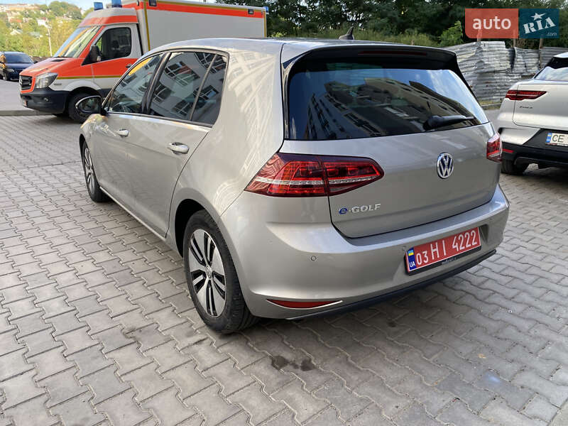 Хетчбек Volkswagen e-Golf 2016 в Чернівцях