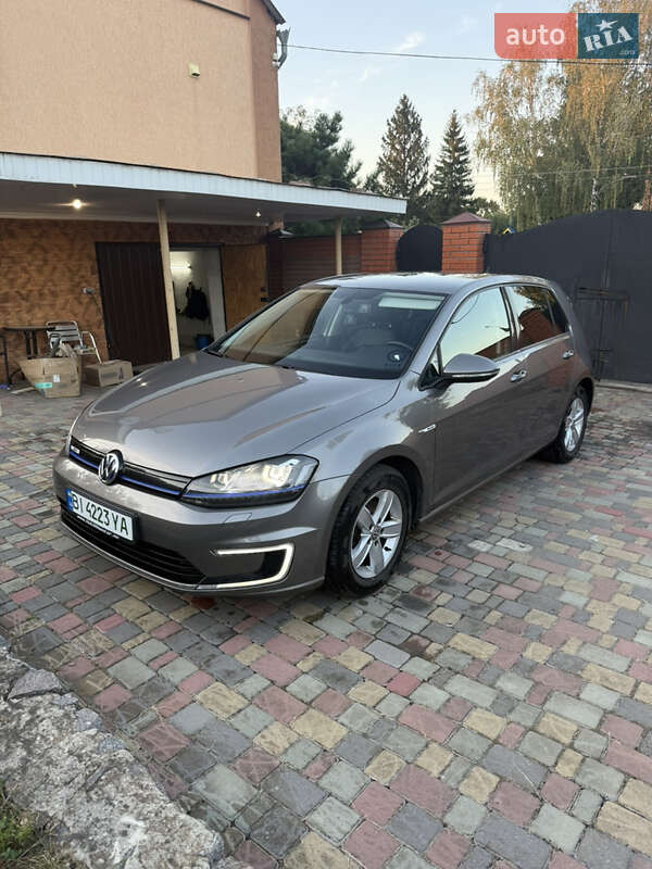 Хетчбек Volkswagen e-Golf 2015 в Полтаві