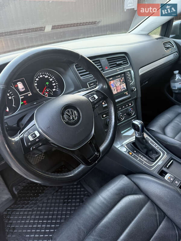 Хетчбек Volkswagen e-Golf 2015 в Полтаві