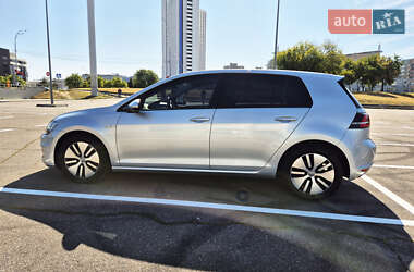 Хэтчбек Volkswagen e-Golf 2016 в Киеве