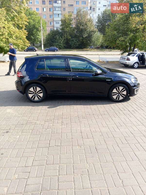 Хетчбек Volkswagen e-Golf 2015 в Кропивницькому