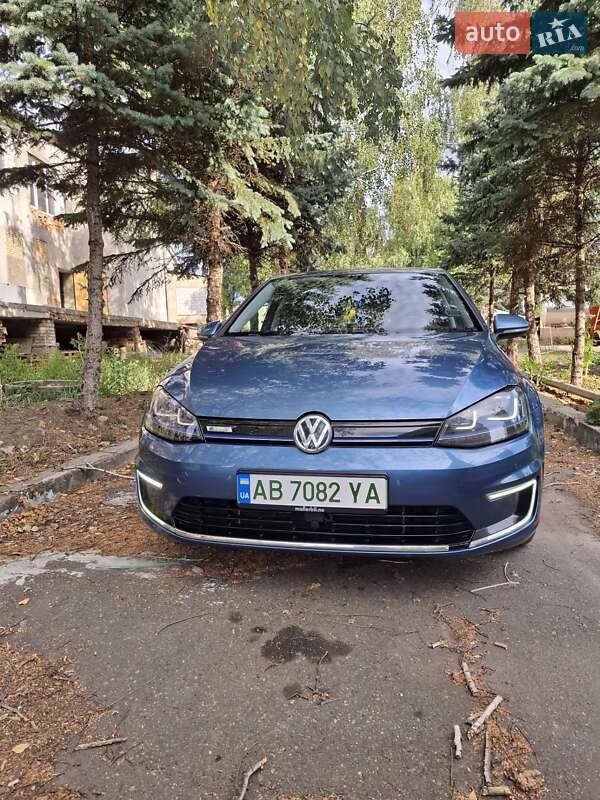 Хетчбек Volkswagen e-Golf 2014 в Чечельнику