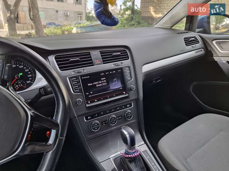 Хетчбек Volkswagen e-Golf 2014 в Чечельнику