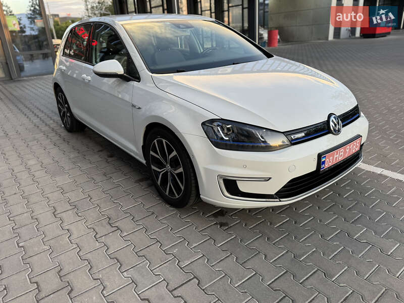 Хэтчбек Volkswagen e-Golf 2015 в Ровно