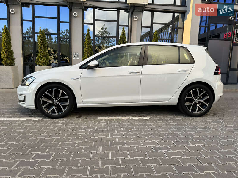 Volkswagen e-Golf 2015