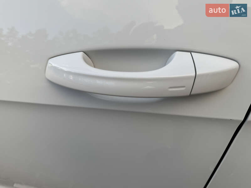 Хэтчбек Volkswagen e-Golf 2015 в Ровно