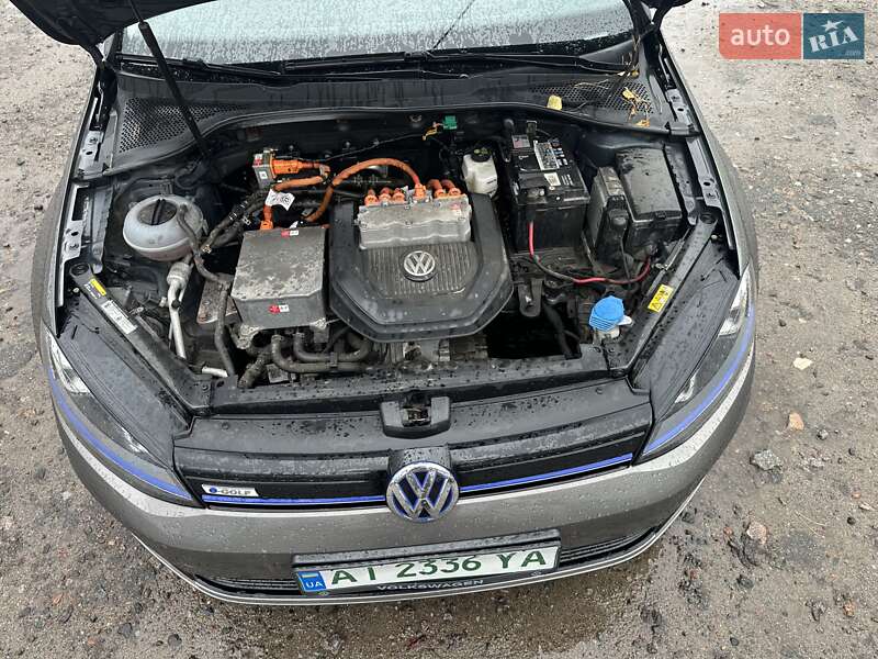 Хетчбек Volkswagen e-Golf 2015 в Києві фото 11 Хетчбек Volkswagen e-Golf 2015 в Києві