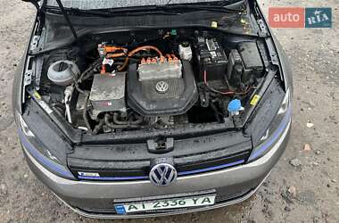 Хэтчбек Volkswagen e-Golf 2015 в 