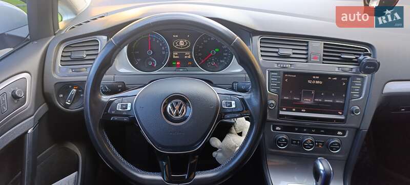 Хэтчбек Volkswagen e-Golf 2014 в Виннице