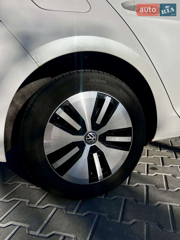 Хэтчбек Volkswagen e-Golf 2014 в Кропивницком