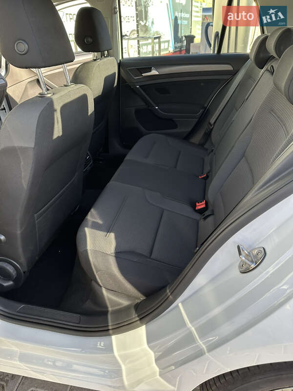 Хэтчбек Volkswagen e-Golf 2020 в Тернополе фото 10 Хэтчбек Volkswagen e-Golf 2020 в Тернополе