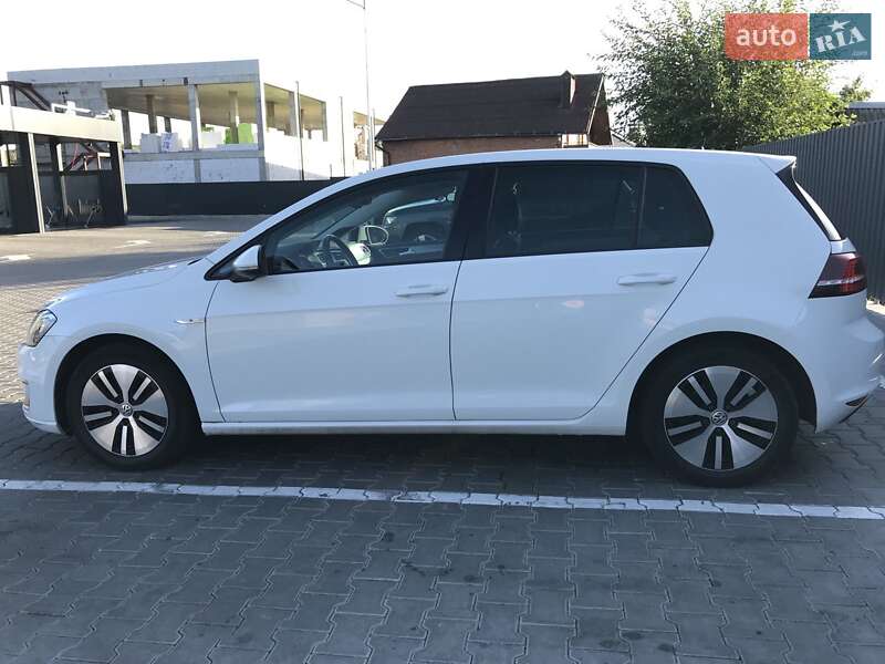 Хэтчбек Volkswagen e-Golf 2015 в Виннице