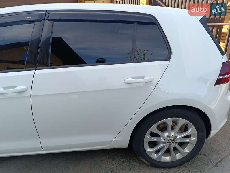 Хэтчбек Volkswagen e-Golf 2014 в Виннице