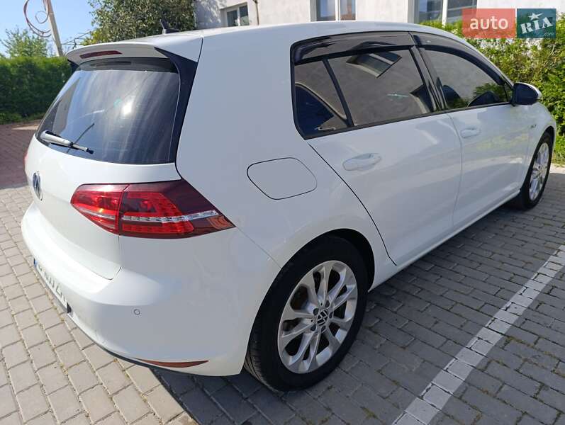 Хэтчбек Volkswagen e-Golf 2014 в Виннице