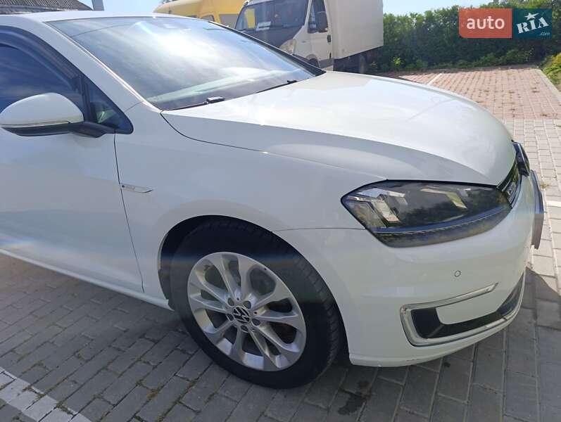 Хэтчбек Volkswagen e-Golf 2014 в Виннице