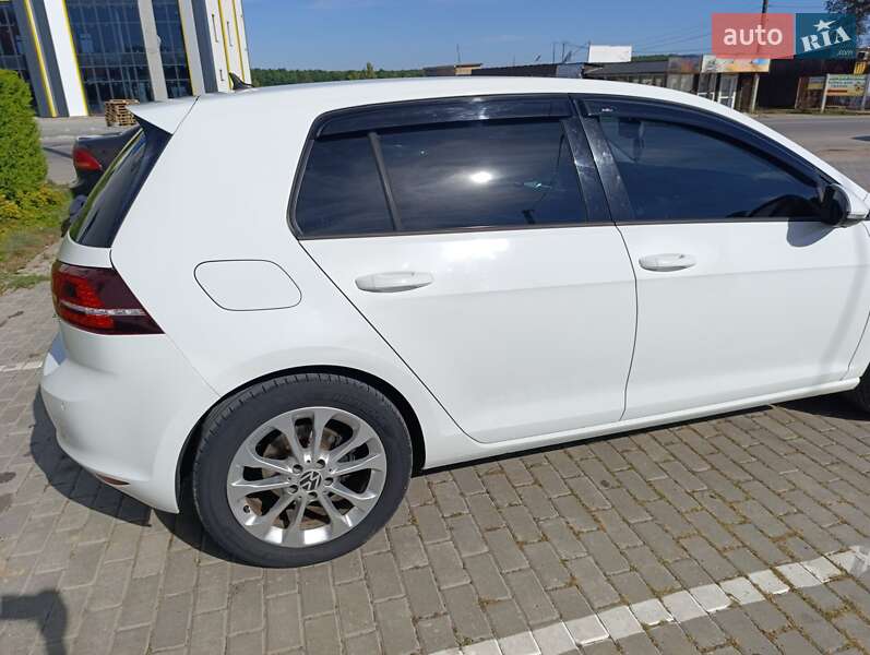 Хэтчбек Volkswagen e-Golf 2014 в Виннице