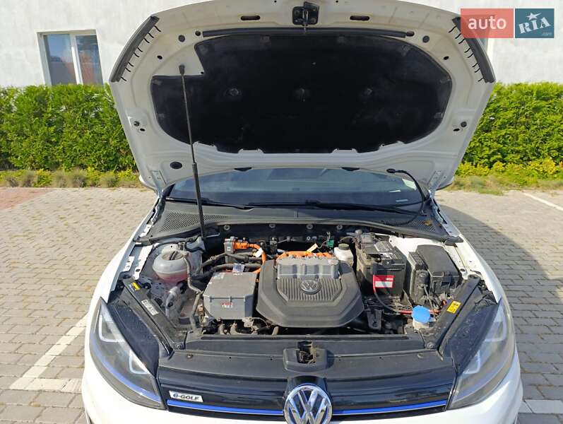 Хэтчбек Volkswagen e-Golf 2014 в Виннице