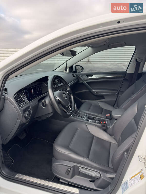 Хетчбек Volkswagen e-Golf 2019 в Львові