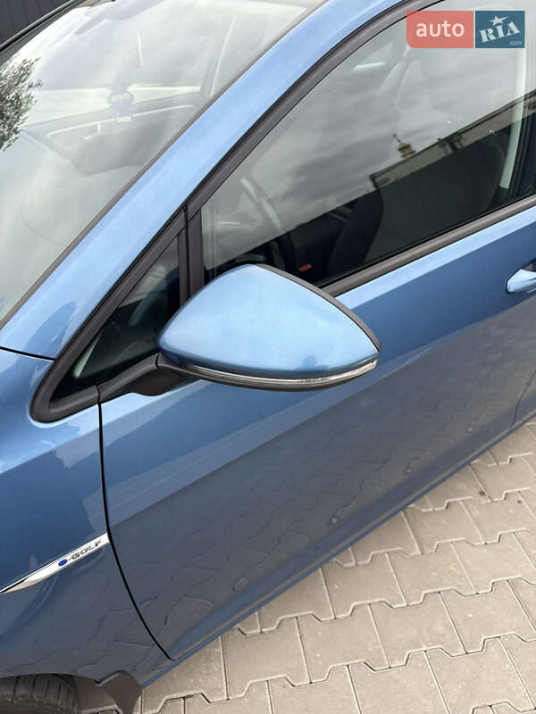 Хетчбек Volkswagen e-Golf 2015 в Луцьку