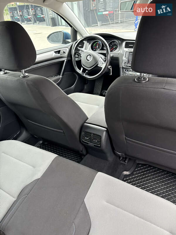 Хетчбек Volkswagen e-Golf 2015 в Луцьку