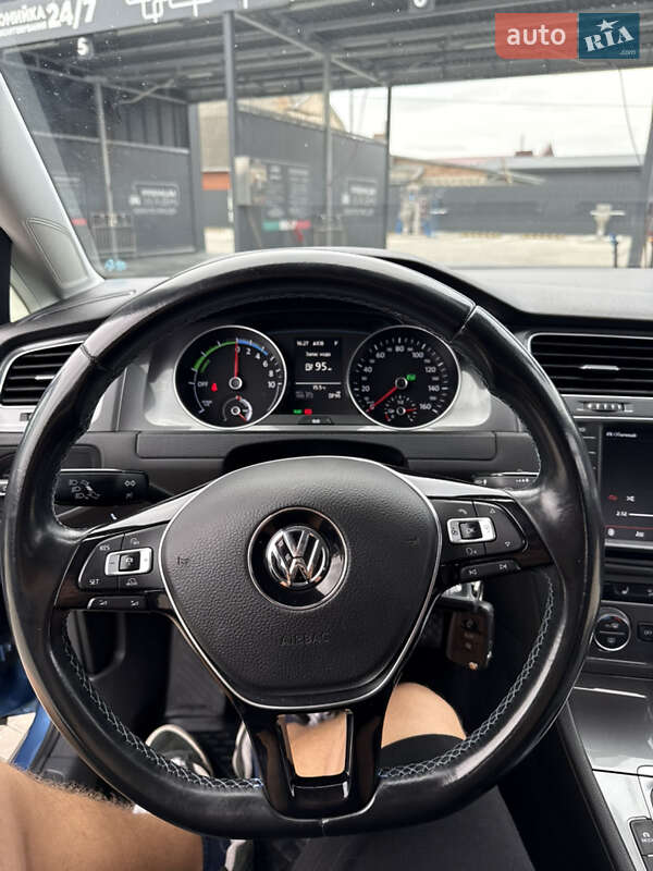 Хетчбек Volkswagen e-Golf 2015 в Луцьку