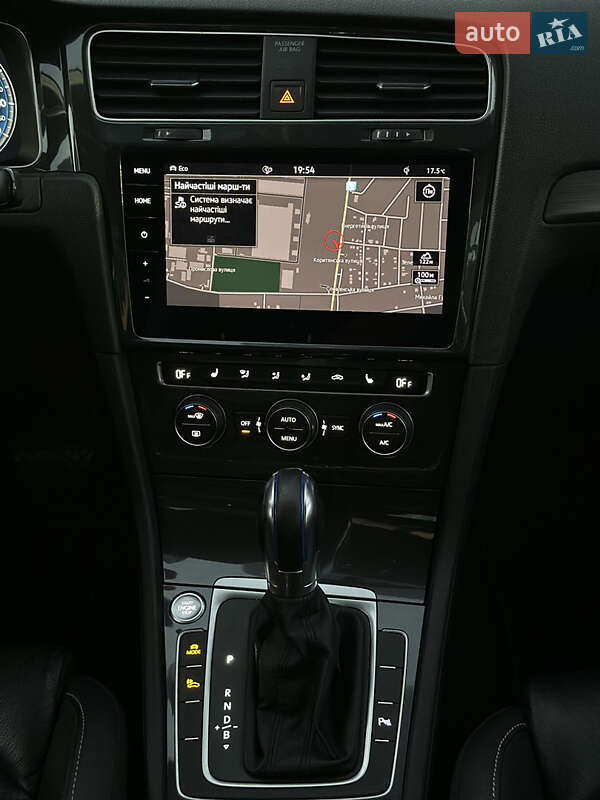 Хетчбек Volkswagen e-Golf 2019 в Ужгороді