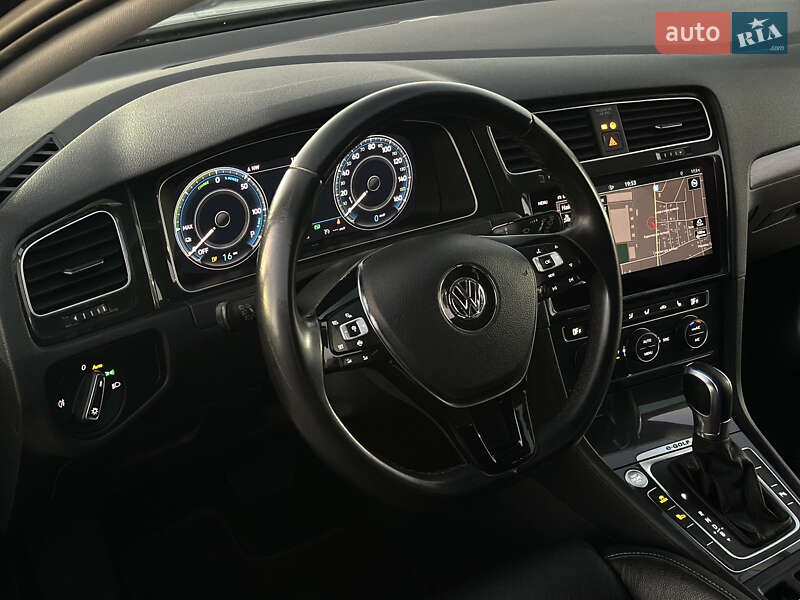 Хетчбек Volkswagen e-Golf 2019 в Ужгороді