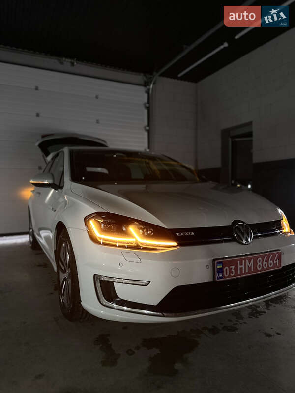 Хетчбек Volkswagen e-Golf 2017 в Рівному