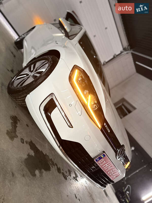 Хетчбек Volkswagen e-Golf 2017 в Рівному