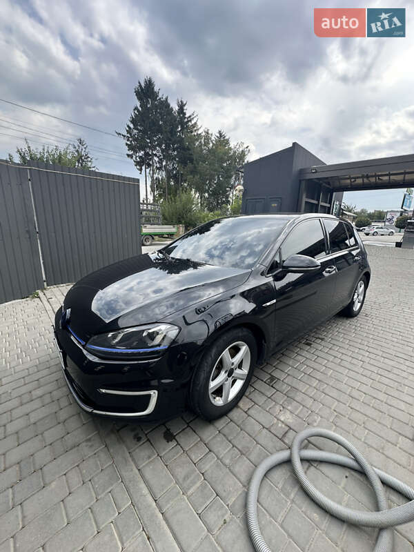 Volkswagen e-Golf 2015