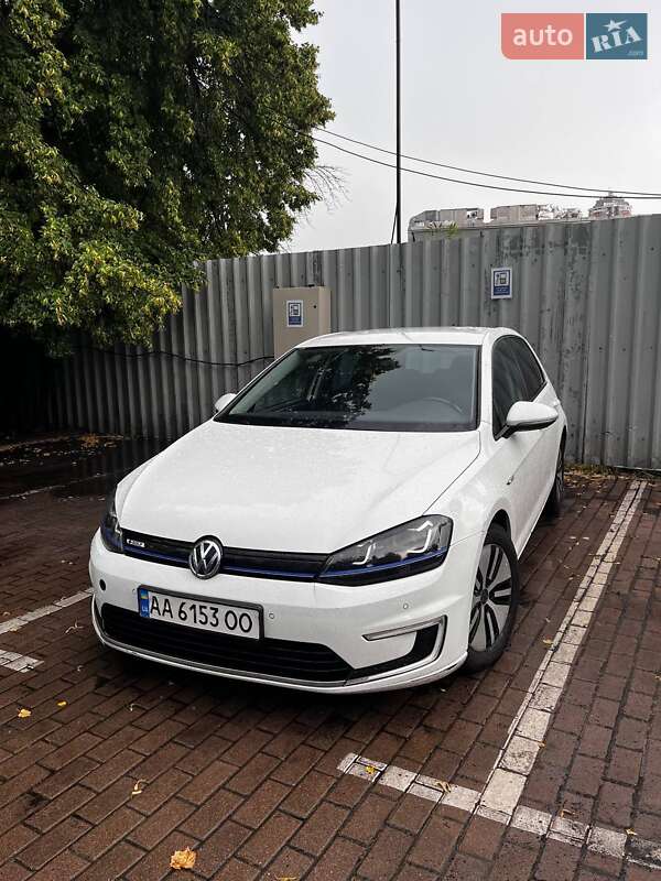 Volkswagen e-Golf 2015