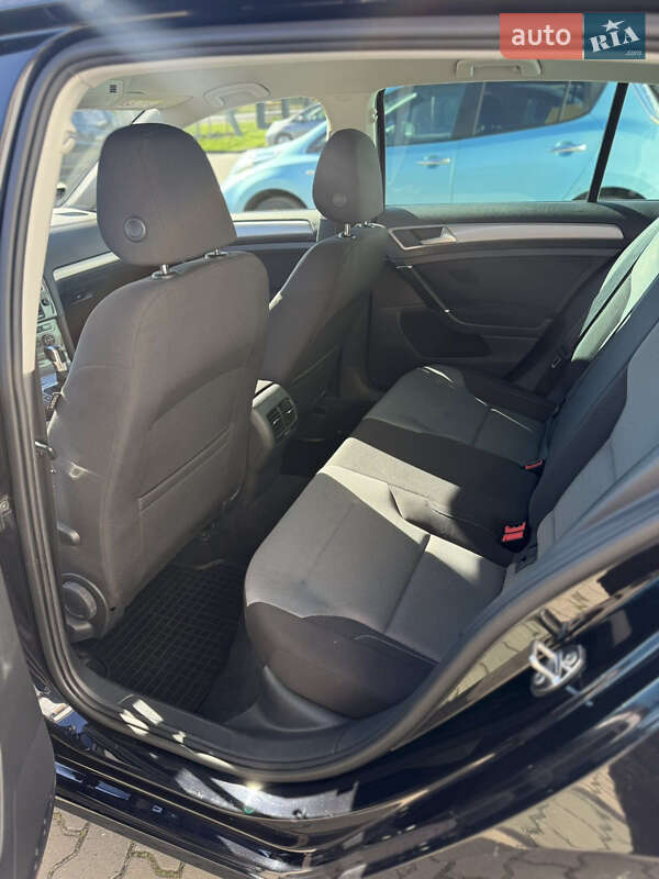 Хетчбек Volkswagen e-Golf 2014 в Радехові