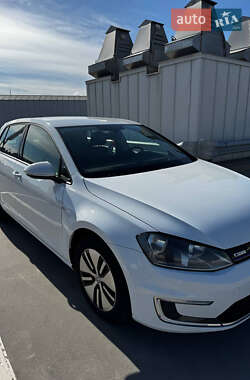 Хетчбек Volkswagen e-Golf 2016 в Києві
