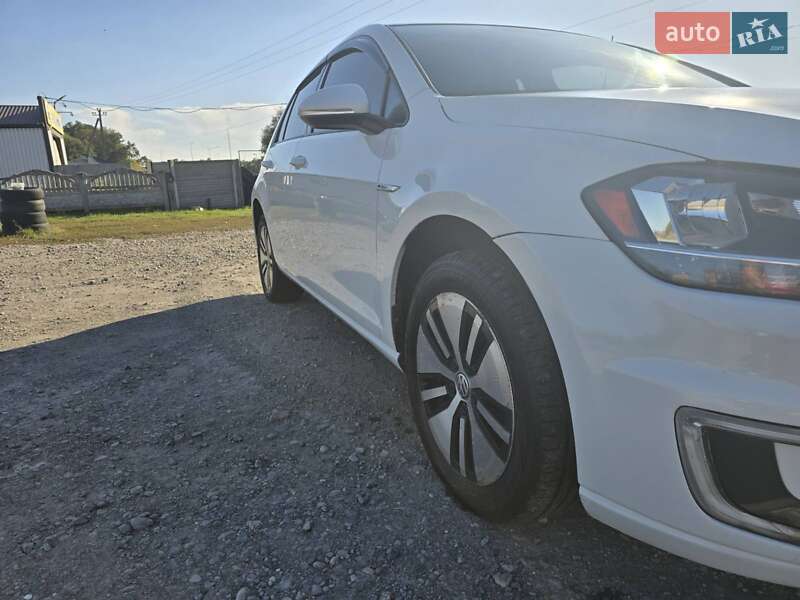Хэтчбек Volkswagen e-Golf 2017 в Ксаверовке фото 7 Хэтчбек Volkswagen e-Golf 2017 в Ксаверовке