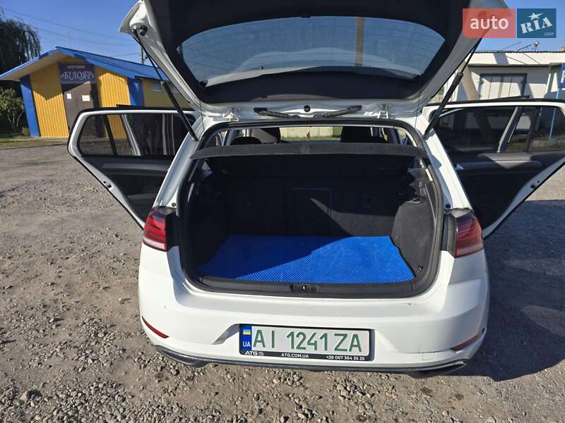 Хэтчбек Volkswagen e-Golf 2017 в Ксаверовке фото 11 Хэтчбек Volkswagen e-Golf 2017 в Ксаверовке