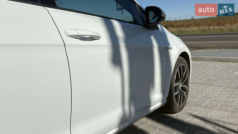 Хэтчбек Volkswagen e-Golf 2015 в Луцке