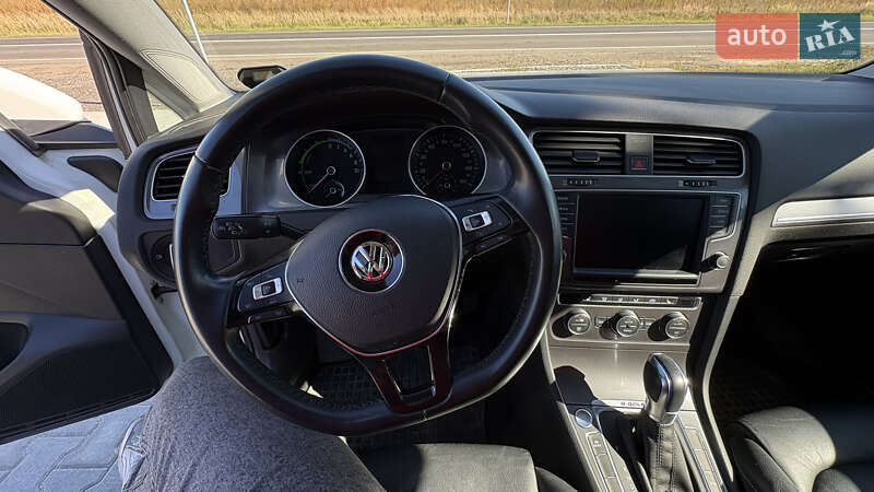 Хэтчбек Volkswagen e-Golf 2015 в Луцке