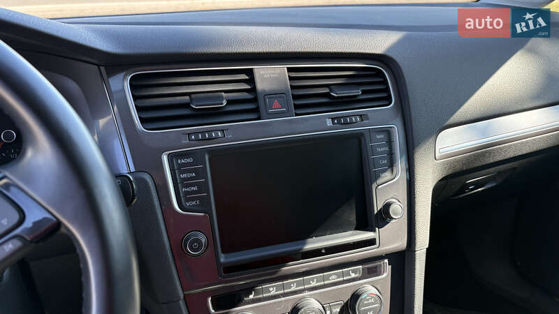 Хэтчбек Volkswagen e-Golf 2015 в Луцке