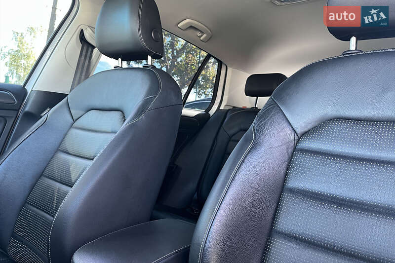 Хэтчбек Volkswagen e-Golf 2018 в Коломые фото 12 Хэтчбек Volkswagen e-Golf 2018 в Коломые