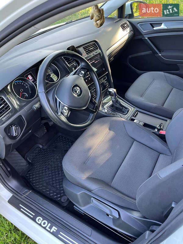 Хетчбек Volkswagen e-Golf 2019 в Івано-Франківську