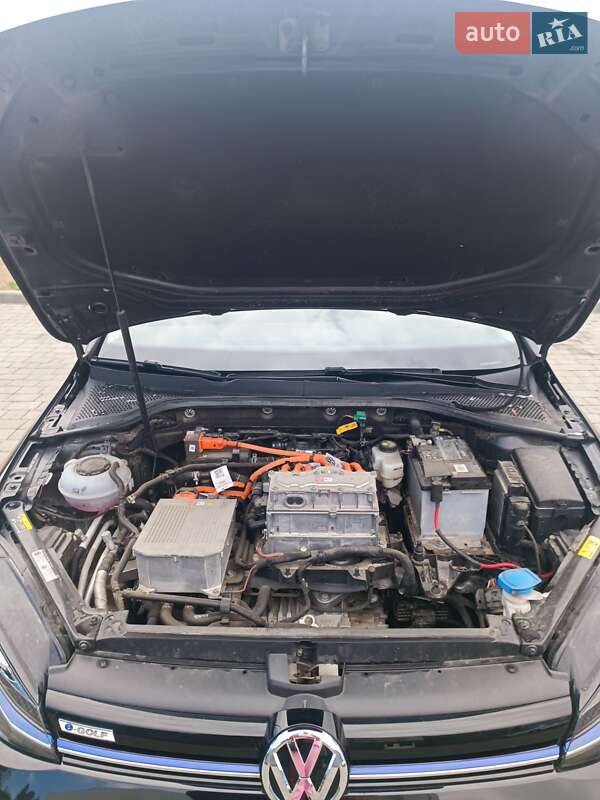 Хетчбек Volkswagen e-Golf 2020 в Стрию